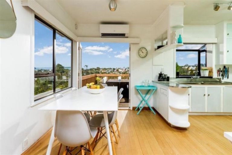 Photo of property in 33 Tui Glen Road, Birkenhead, Auckland, 0626