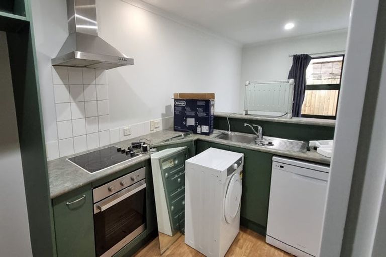 Photo of property in 12/17 Harbour View Road, Te Atatu Peninsula, Auckland, 0610