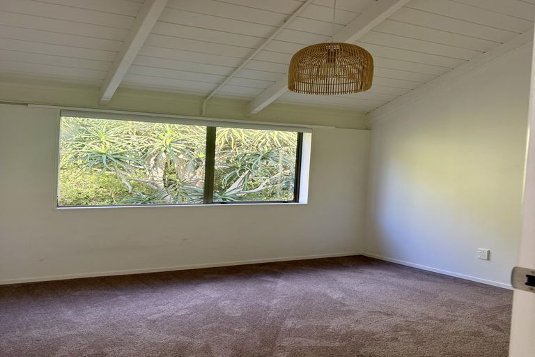 Photo of property in 120 Stanmore Bay Road, Stanmore Bay, Whangaparaoa, 0932