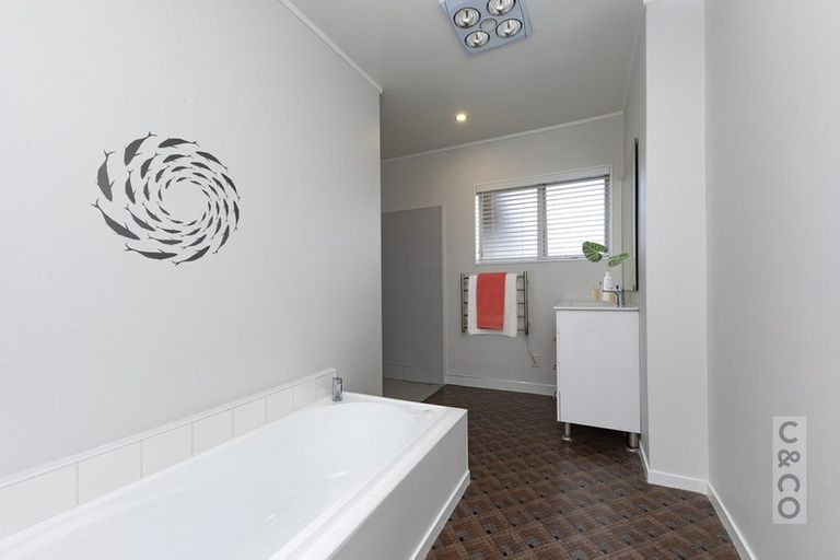 Photo of property in 46 Merlot Heights, Huapai, Kumeu, 0810