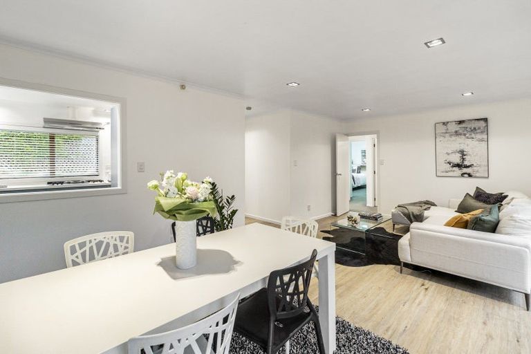 Photo of property in 2/13 Hororata Road, Hauraki, Auckland, 0622