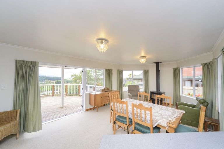 Photo of property in 78 Pacific Drive, Fitzherbert, Palmerston North, 4410