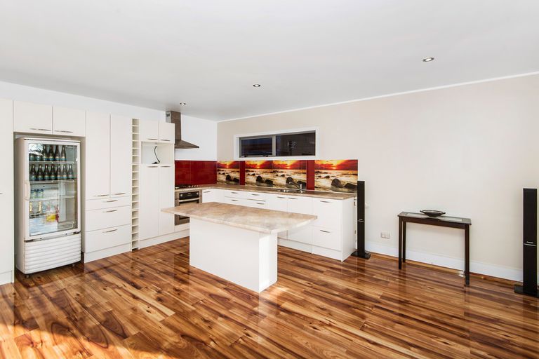 Photo of property in 6 Karioitahi Road, Waiuku, 2123