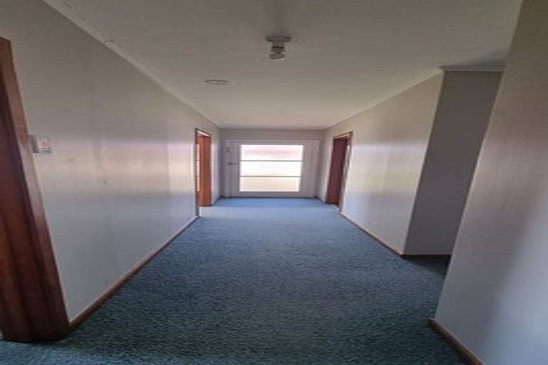 Photo of property in 27 Dale Crescent, Pakuranga, Auckland, 2010