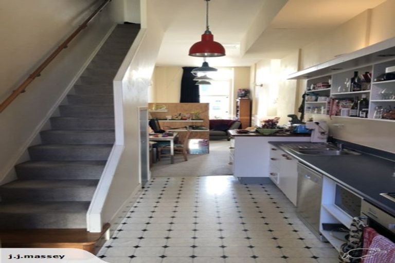 Photo of property in 6/245 Adelaide Road, Newtown, Wellington, 6021