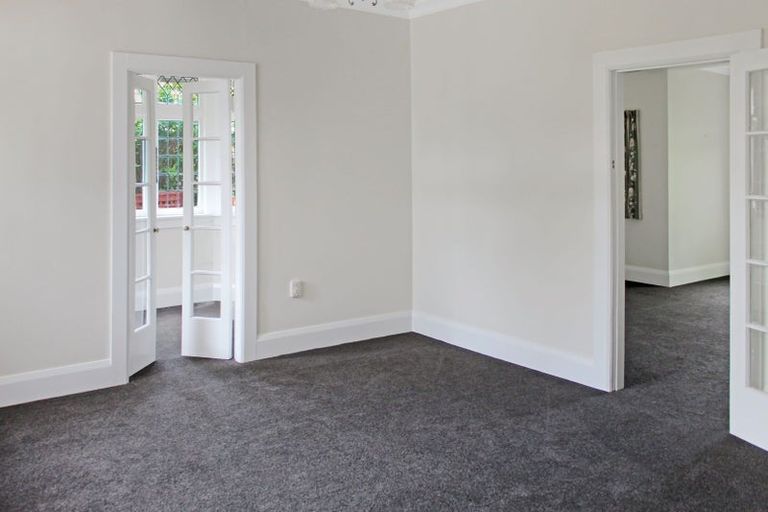 Photo of property in 34 Russell Street, Palmerston North, 4414