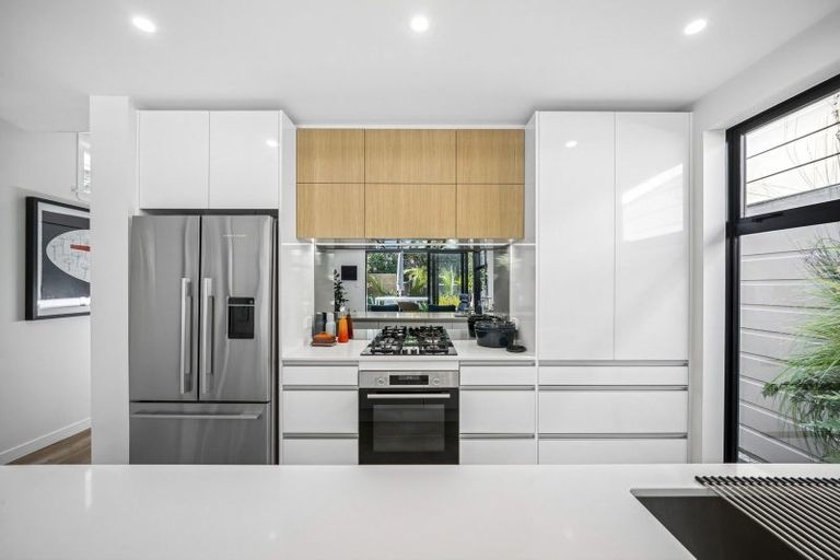 Photo of property in 19 Picton Avenue, Newtown, Wellington, 6021