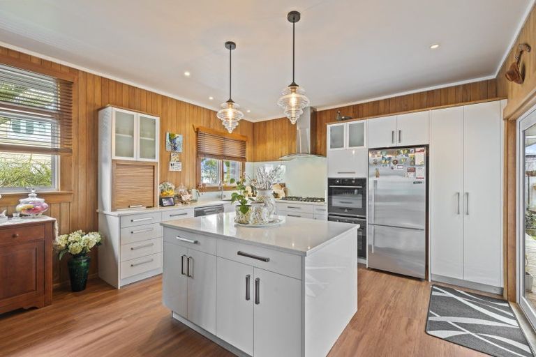 Photo of property in 25 Mclean Street, Strandon, New Plymouth, 4312