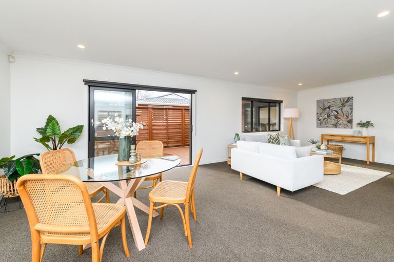 Photo of property in 702 Pioneer Highway, Takaro, Palmerston North, 4412