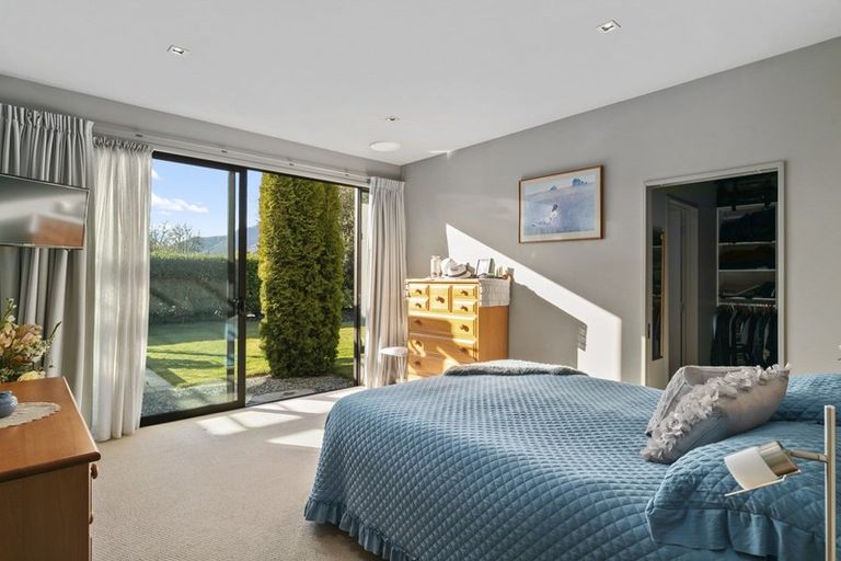 Photo of property in 8 Jackby Court, Jacks Point, Queenstown, 9371