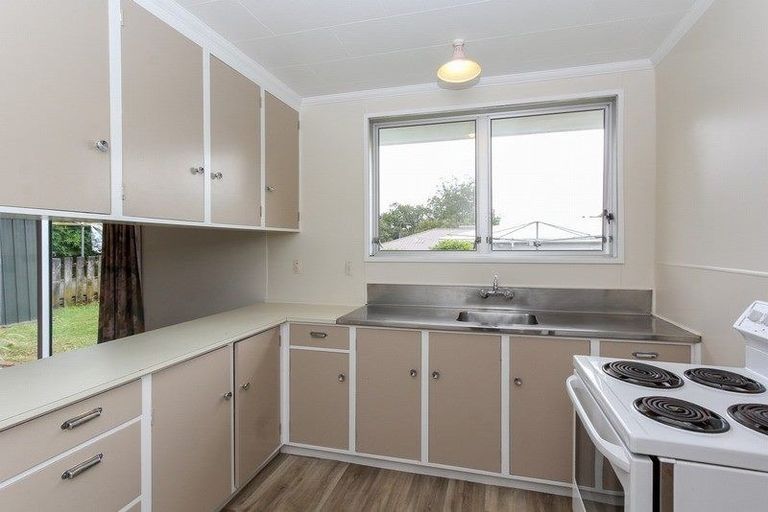 Photo of property in 1/117 Seaview Road, Westown, New Plymouth, 4310