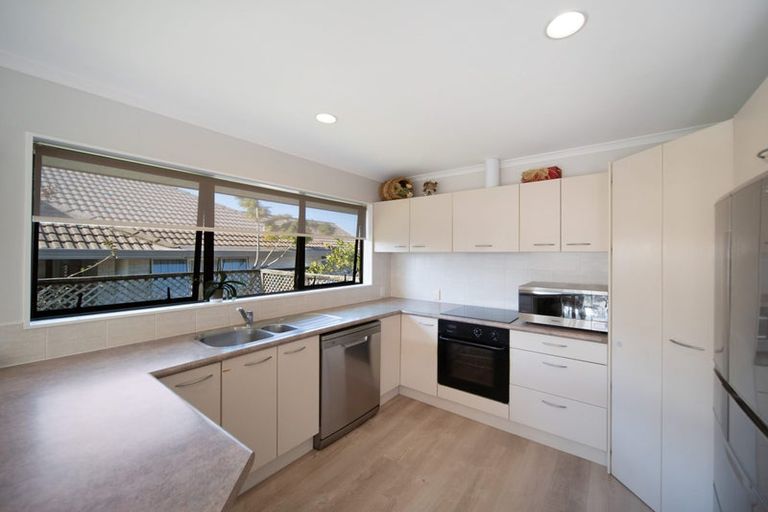 Photo of property in 26 Carriage Close, Northpark, Auckland, 2013