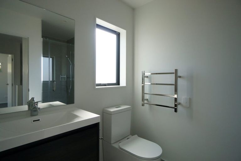 Photo of property in 1/22 Takapu Street, Henderson, Auckland, 0612