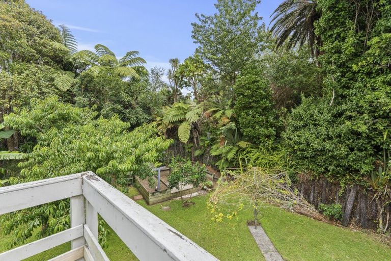 Photo of property in 52 Pitcairn Street, Oakura, 4314