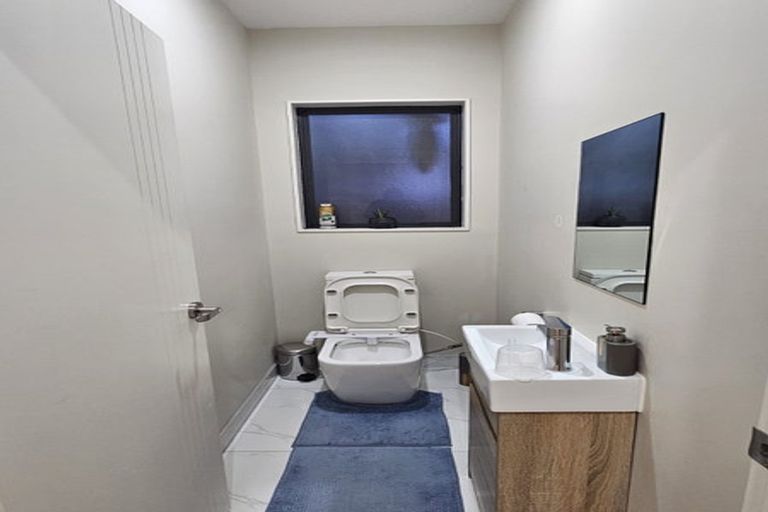 Photo of property in 24 Survila Street, Takanini, 2110