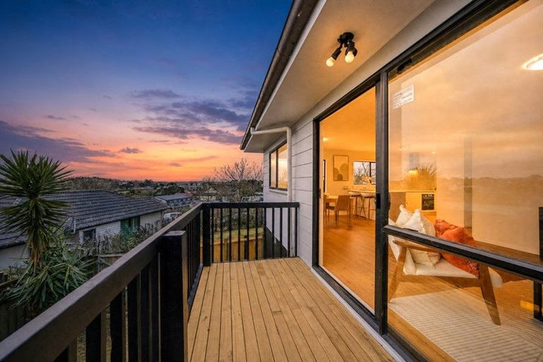 Photo of property in 40 Holmes Drive South, Massey, Auckland, 0614