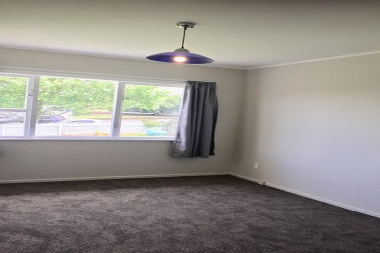 Photo of property in 4199 Great North Road, Glen Eden, Auckland, 0602