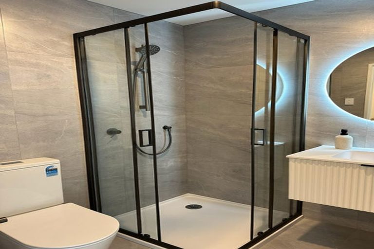 Photo of property in 8/4 Limestone Drive, Hobsonville, 0616