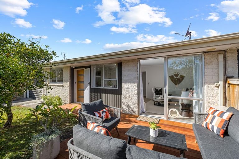 Photo of property in 2/59 Hatton Road, Orewa, 0931