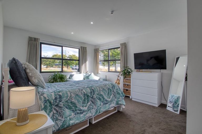 Photo of property in 1 Woodley Place, Glenorchy, 9372