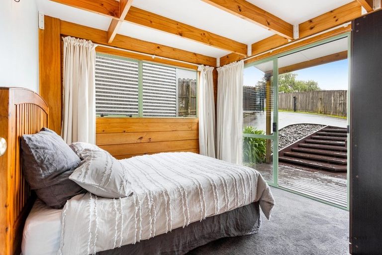 Photo of property in 9a Madigan Place, Glendene, Auckland, 0602