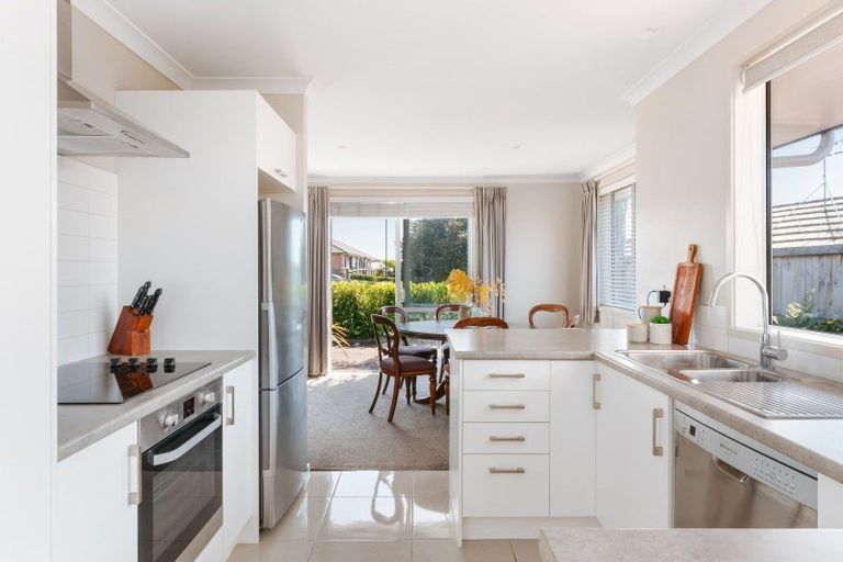 Photo of property in 12 Fairfax Crescent, Pyes Pa, Tauranga, 3112