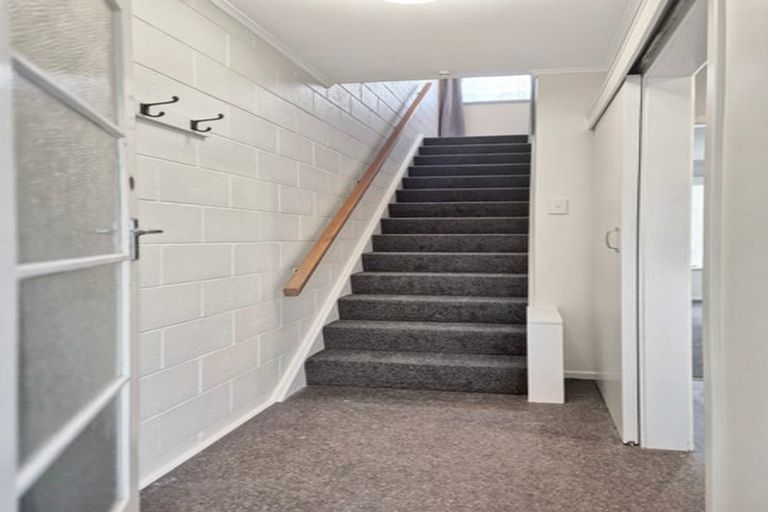 Photo of property in Shakespeare Flats, 8/48 Merton Street, Trentham, Upper Hutt, 5018