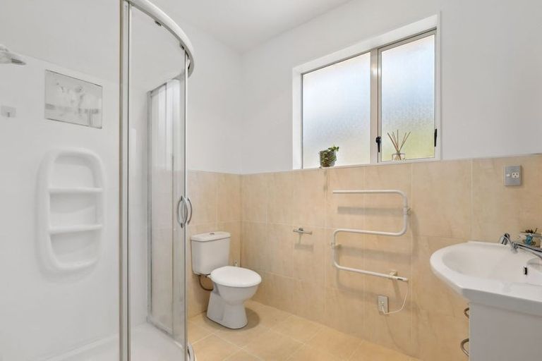 Photo of property in 74 Baverstock Road, Flat Bush, Auckland, 2016