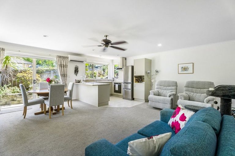 Photo of property in 1/22 Ellenbury Place, Stanmore Bay, Whangaparaoa, 0932