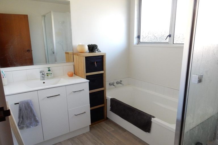 Photo of property in 1/28b Wyatt Place, Russley, Christchurch, 8042