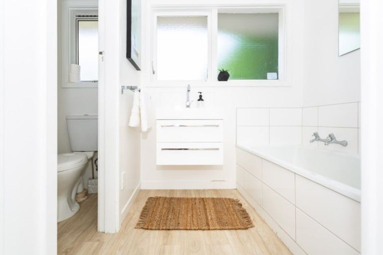 Photo of property in 12 Remuera Avenue, Cashmere, Christchurch, 8022