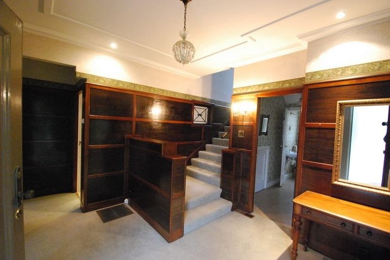 Photo of property in 19 Fitzherbert Terrace, Thorndon, Wellington, 6011