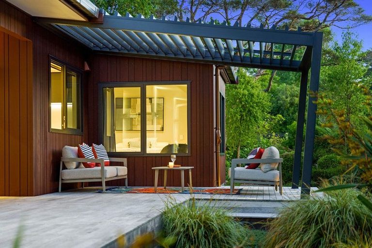 Photo of property in 154 Ngarara Road, Waikanae, 5391