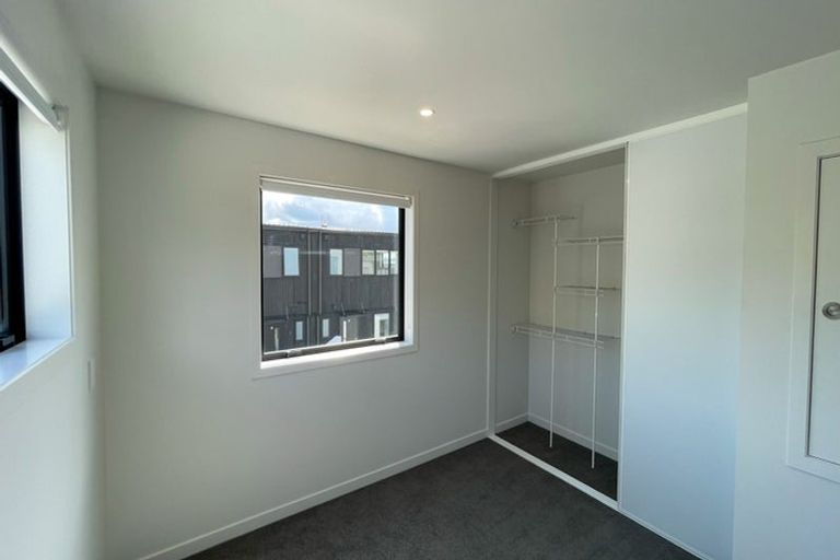 Photo of property in 19 Whanui Place, Mangere Bridge, Auckland, 2022