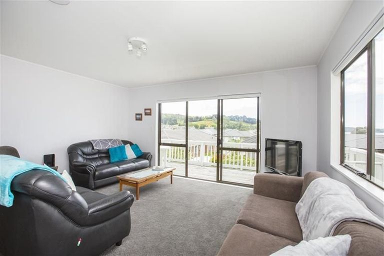 Photo of property in 18 Kahurangi Place, Snells Beach, 0920