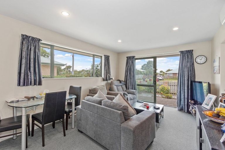 Photo of property in 1/295 Pages Road, Wainoni, Christchurch, 8061