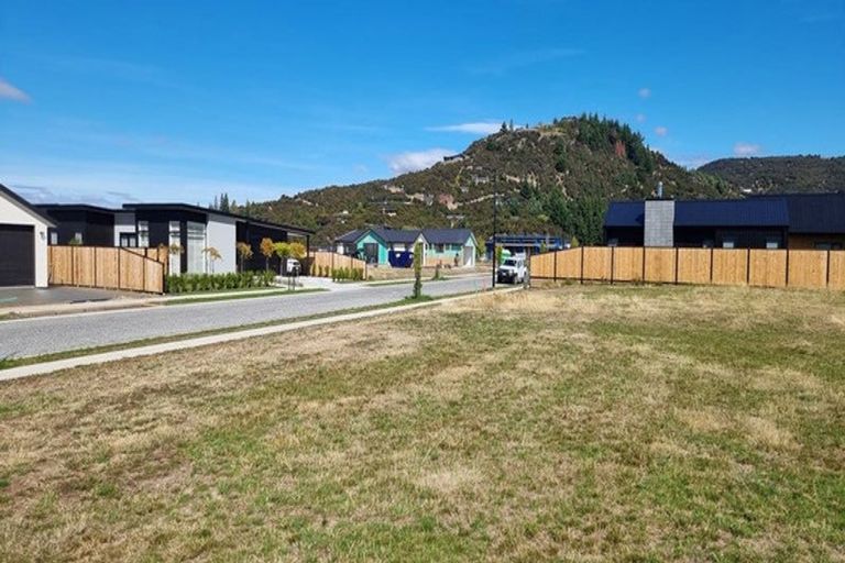 Photo of property in 55 Pounamu Avenue, Albert Town, Wanaka, 9305