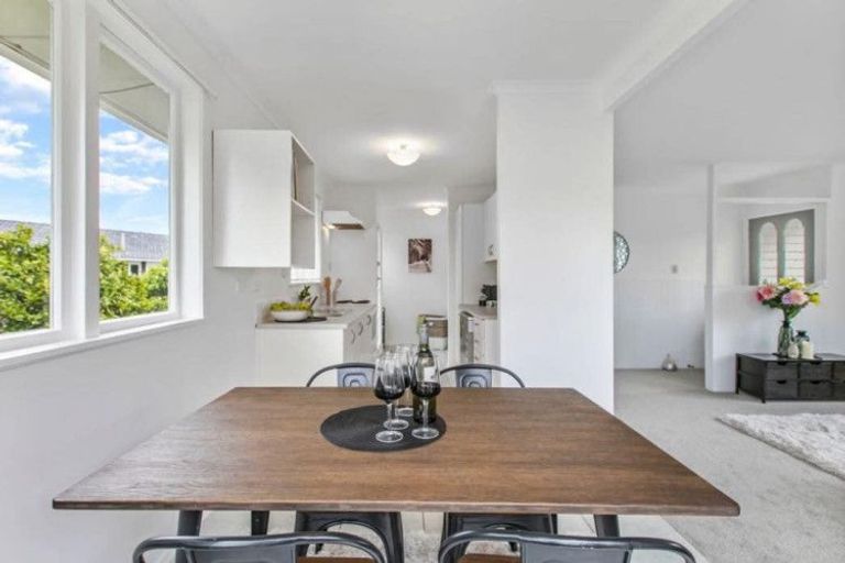 Photo of property in 2/70 Sycamore Drive, Sunnynook, Auckland, 0620