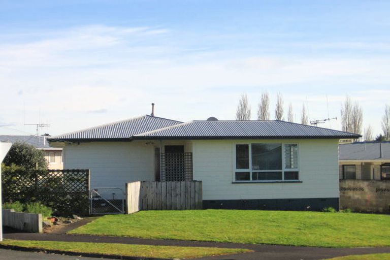 Photo of property in 27 Garden Heights Avenue, Glenview, Hamilton, 3206