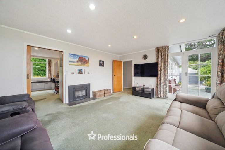 Photo of property in 40 Kamahi Street, Stokes Valley, Lower Hutt, 5019