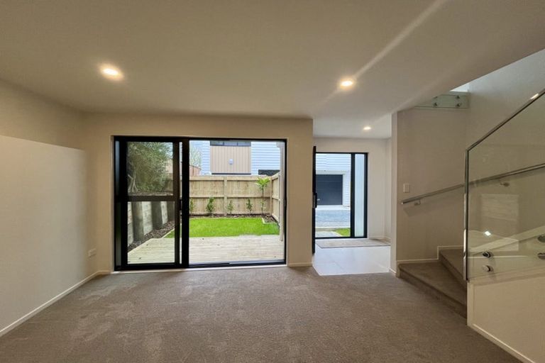 Photo of property in 8 Elegant Lane, Ranui, Auckland, 0612