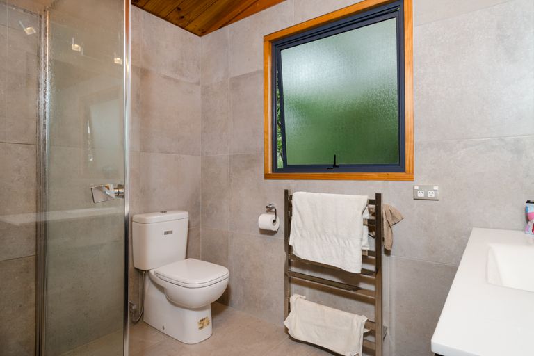 Photo of property in 535 Peak Road, Helensville, 0875