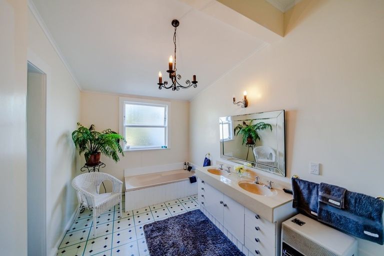 Photo of property in 683 Atua Road, Elsthorpe, Havelock North, 4295