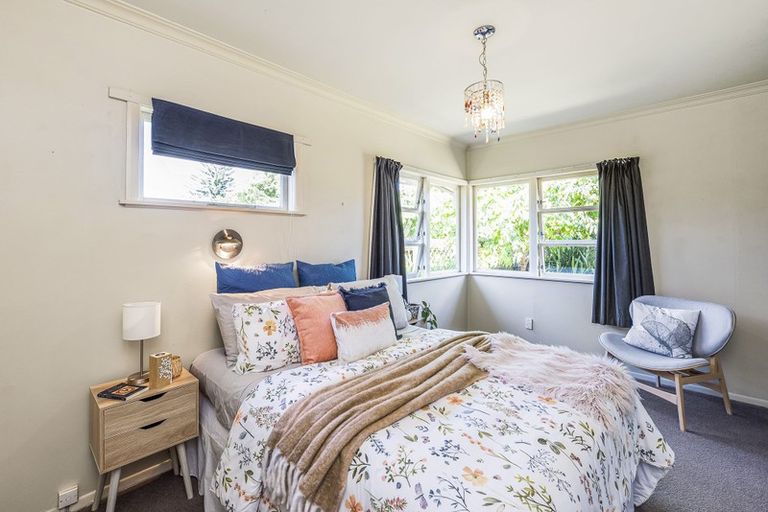 Photo of property in 60 Kirk Street, Otaki, 5512