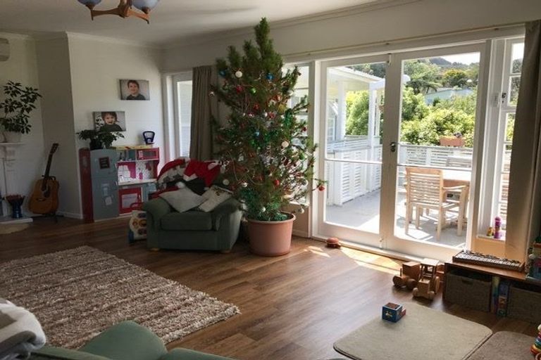 Photo of property in 11 Khouri Avenue, Karori, Wellington, 6012