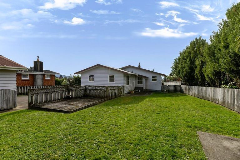 Photo of property in 102 Ruapehu Street, Paraparaumu, 5032