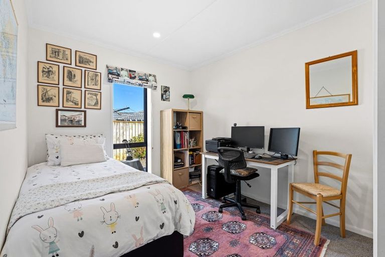Photo of property in 6 Karlos Lane, Levin, 5510