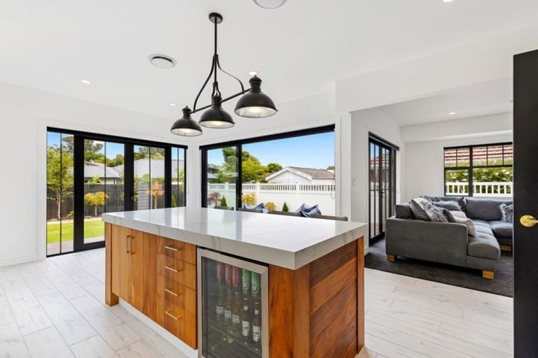 Photo of property in 36 Kahu Road, Fendalton, Christchurch, 8041