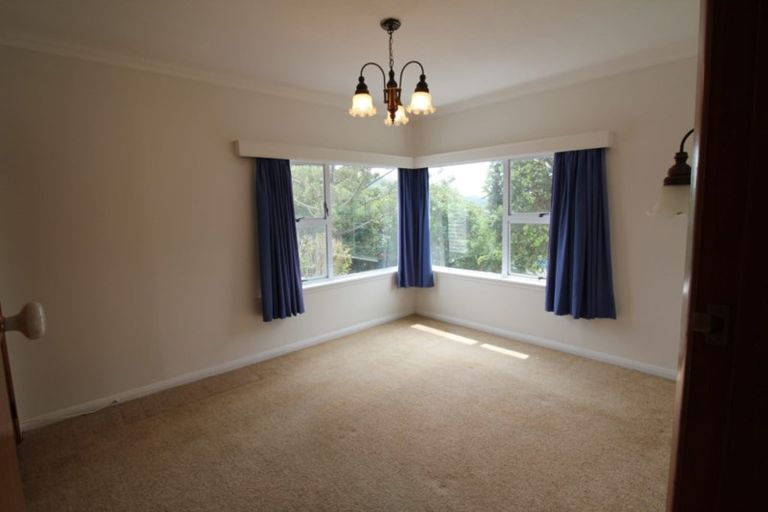 Photo of property in 35 Allen Terrace, Tawa, Wellington, 5028