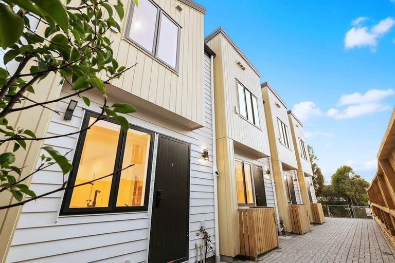 Photo of property in 5/15 Normandy Place, Henderson, Auckland, 0610